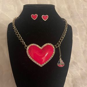 EUC Betsey Johnson necklace and earring set